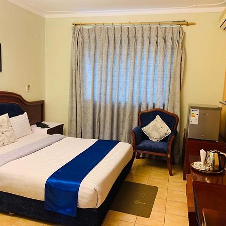 Emerald Hotel Kampala Esterno foto