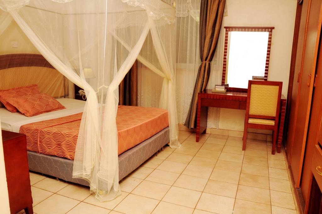 Emerald Hotel Kampala Esterno foto