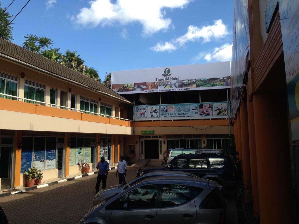 Emerald Hotel Kampala Esterno foto