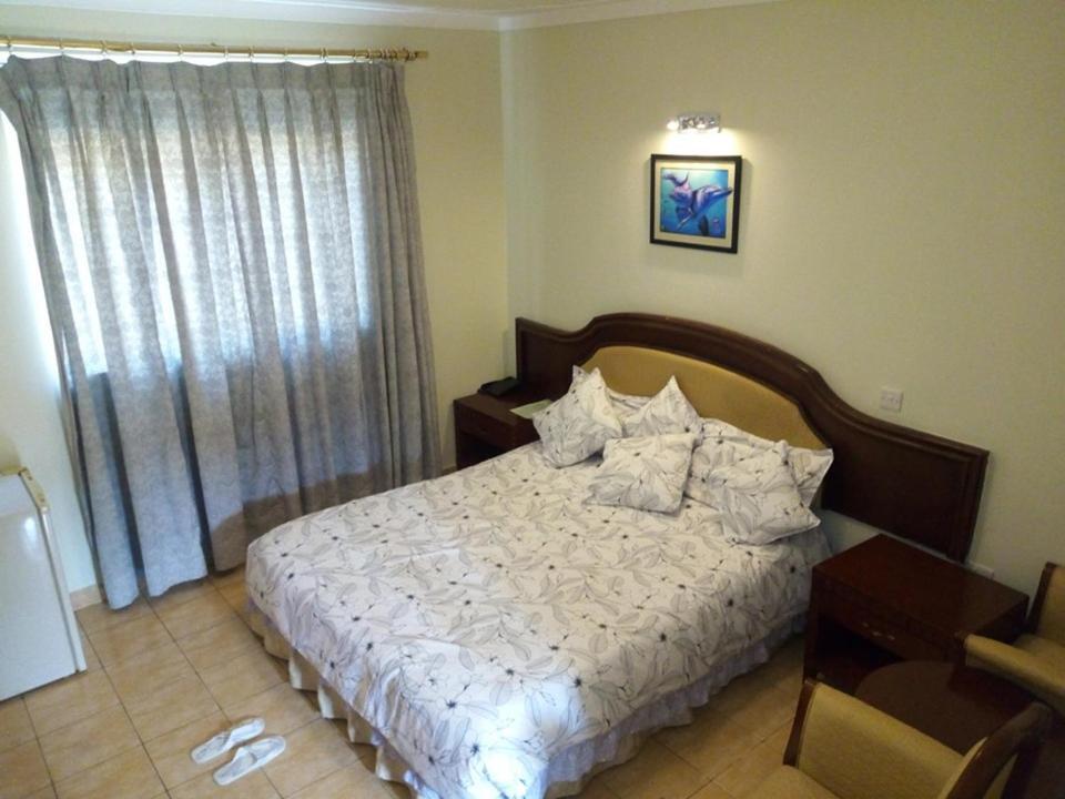Emerald Hotel Kampala Esterno foto