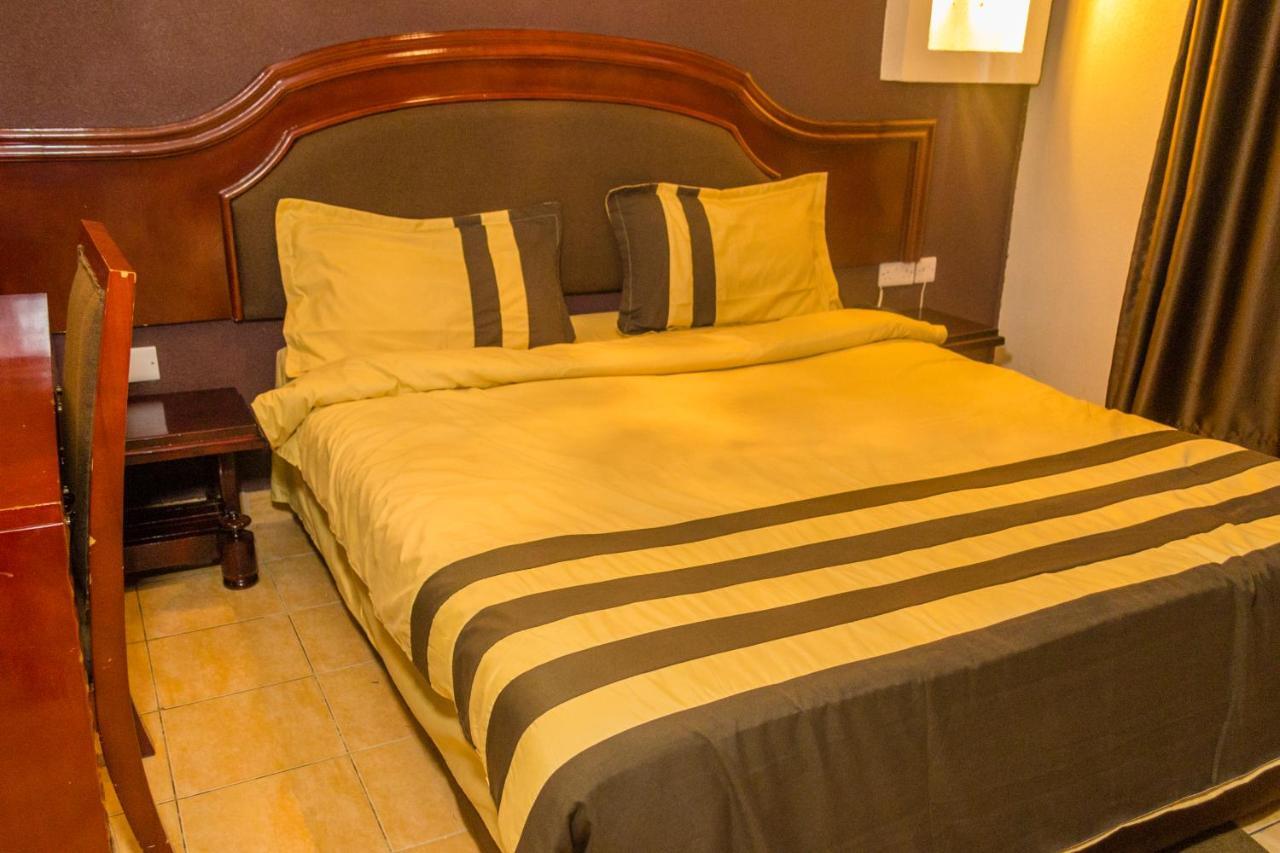 Emerald Hotel Kampala Esterno foto