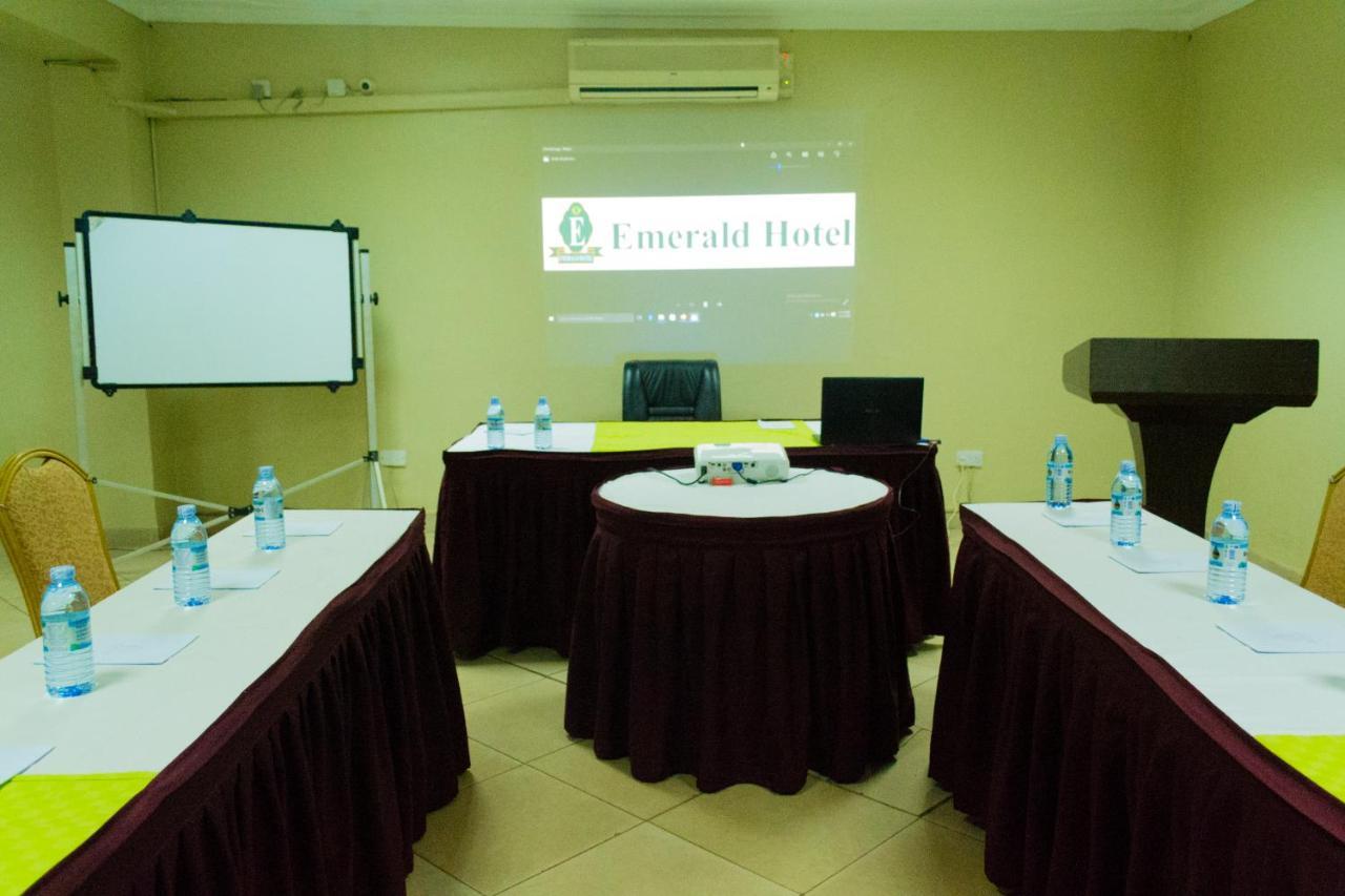 Emerald Hotel Kampala Esterno foto